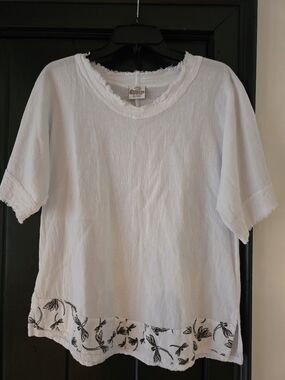 Cottonseed White Short Sleeve Tee with Embroidered Hem - Cottagecore Small